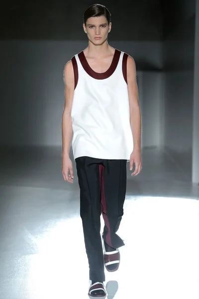 Look 48